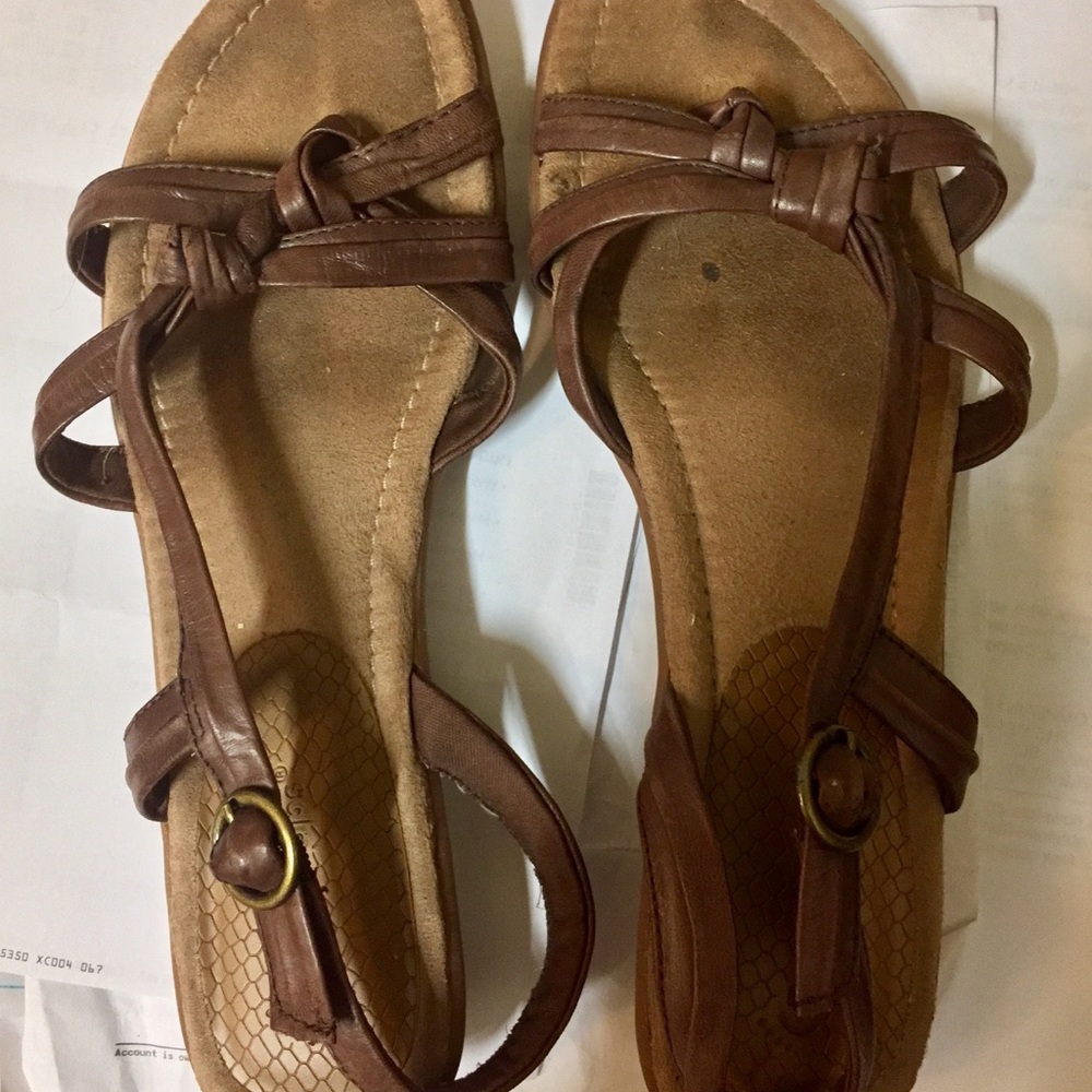 Bare Traps Chelby Strappy Leather SZ 9 sandals